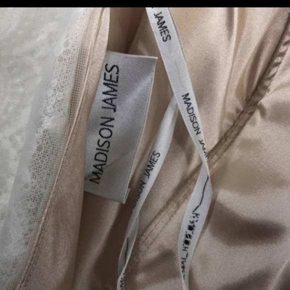 Madison James pearls, crystals+ lace Wedding Dress new - Picture 8 of 8